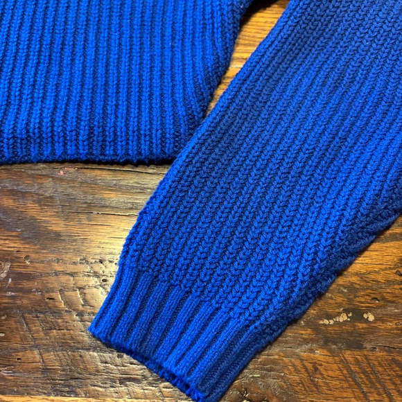 Hollister Cropped Sweater - XS - Royal Blue - like new! - Picture 3 of 7